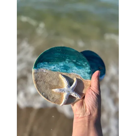 Ceramiczny talerz dekoracyjny z rozgwiazdą i motywem plaży
