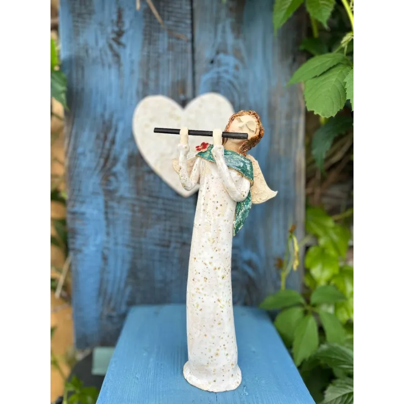 Figurka ceramiczna ręcznie wykonana anioł z fletnią dekoracja do domu